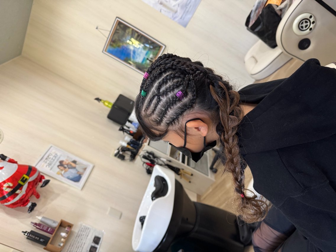 セミロング 崎口 幸人のヘアスタイル