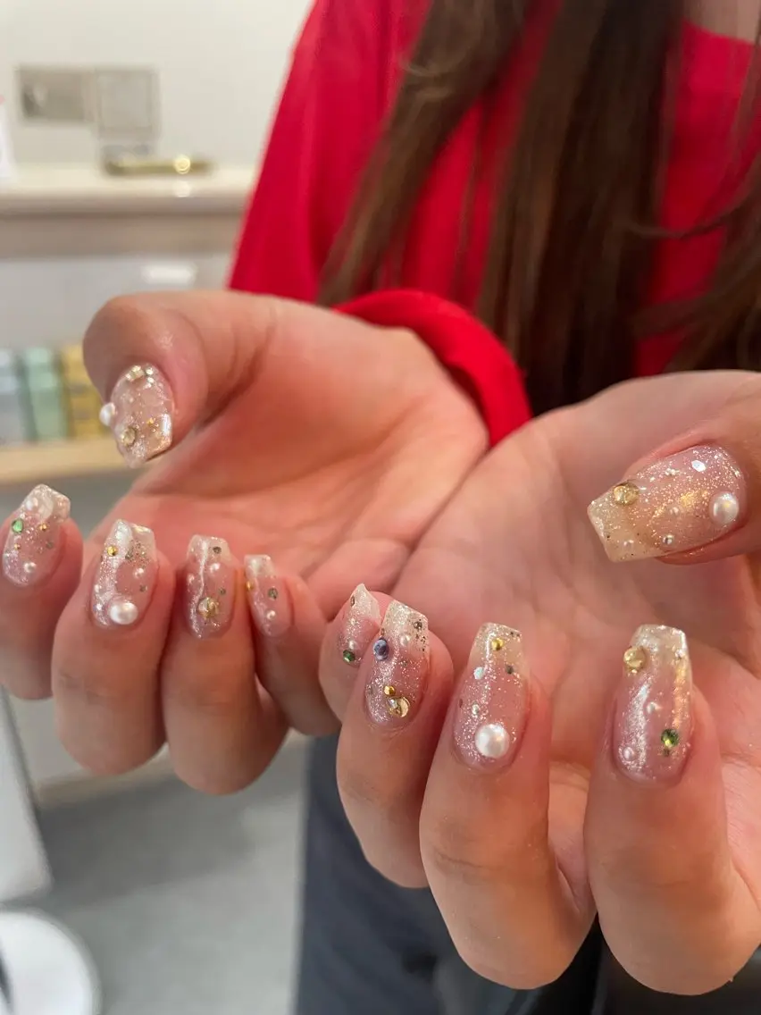 ネイル キラキラネイル ハンドネイル 【 Lea's 】 kaedeのネイルデザイン