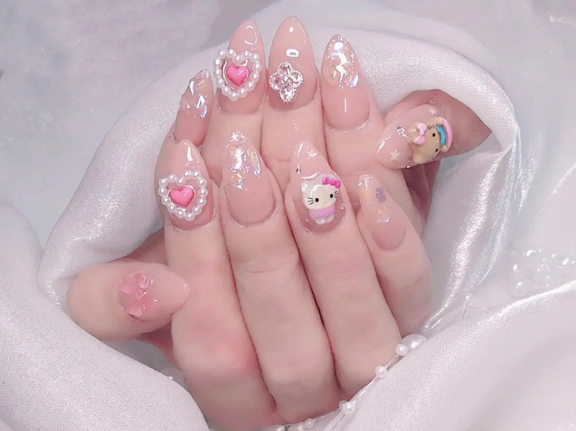 ネイル フラッシュネイル フレンチネイル キラキラネイル ラメ(グリッター) マグネットネイル Chouette Nailのネイルデザイン