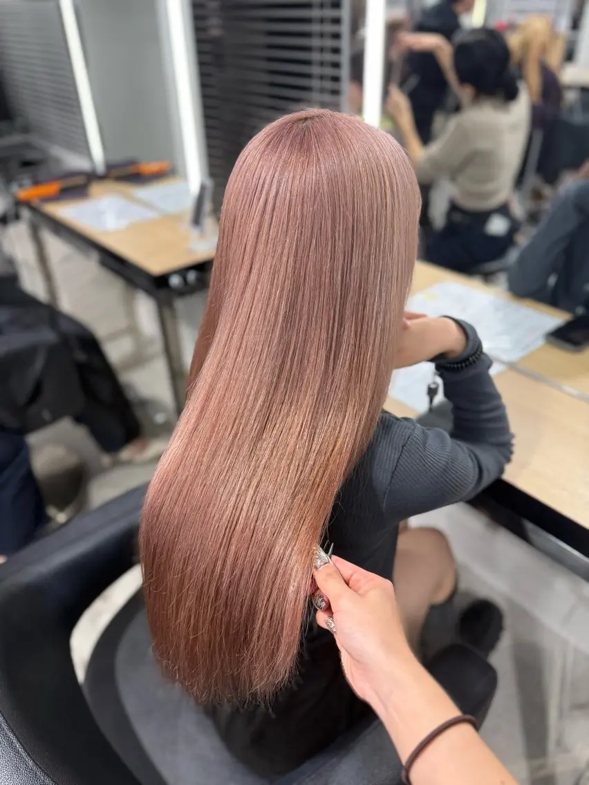 ロング 暖色系ハイトーン♡ mioriのヘアスタイル