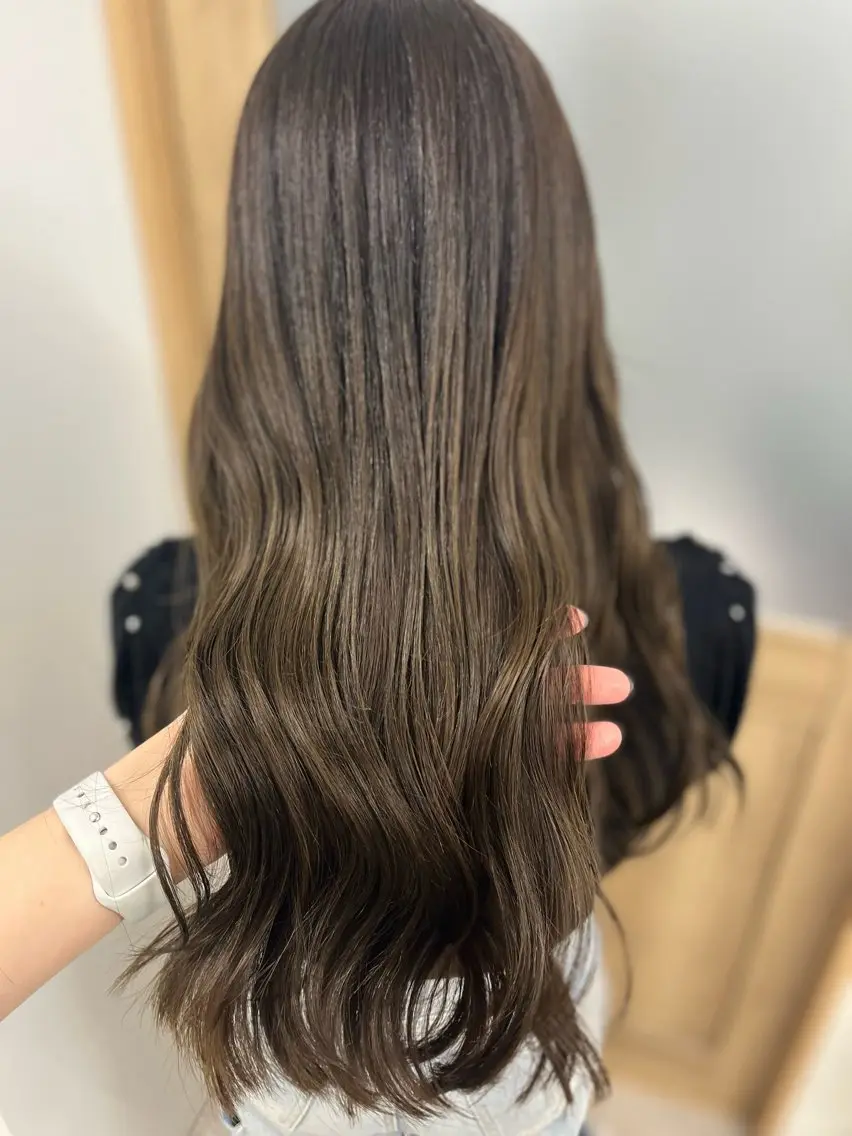 ロング カラー ベージュカラー オリーブベージュ カット ヘアカラー トリートメント 🫧ぷる艶カラー🫧 Yuubi🦩のヘアスタイル