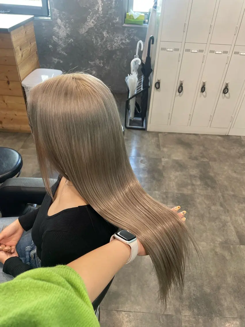 ロング カラー ヘアカラー ハイトーン 横浜💞ミオのヘアスタイル