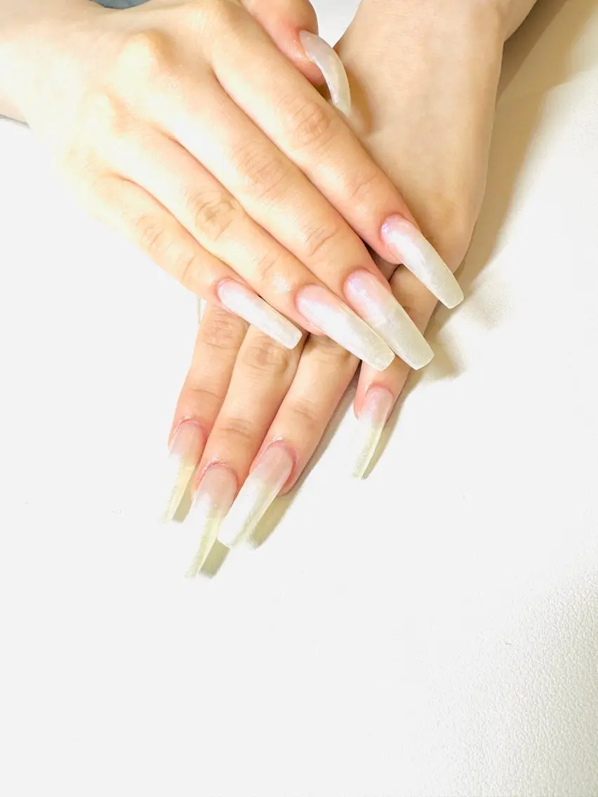 ネイル ラメ(グリッター) ホワイト nail atelier  Rのネイルデザイン