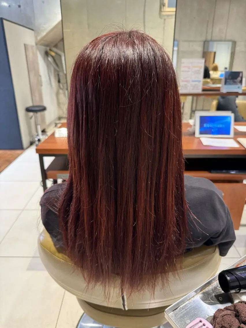 カラー レッドカラー ヘアカラー トリートメント 艶カラー 梨菜💜のヘアスタイル