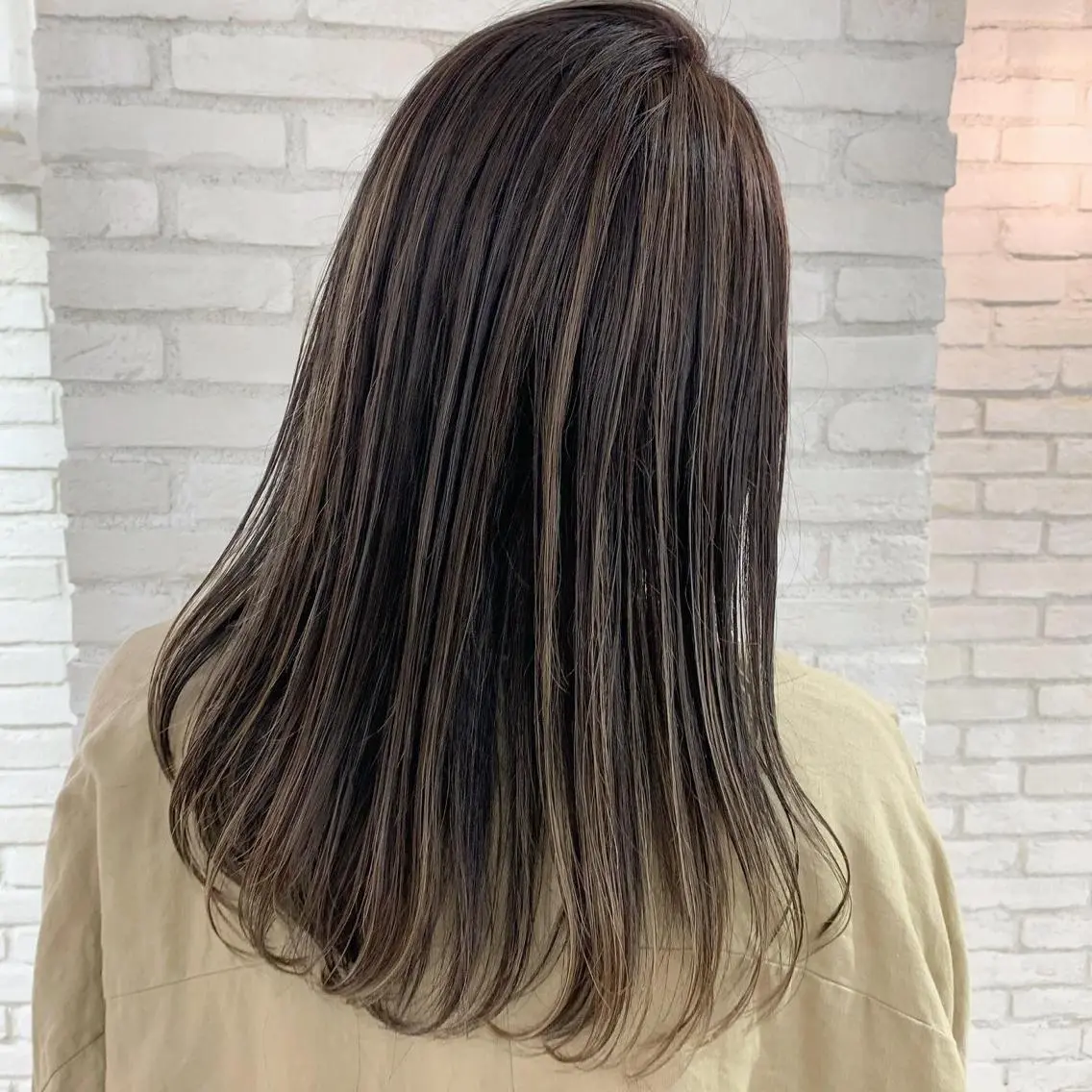 セミロング カラー ハイライトカラー ハイライト 伊 杏のヘアスタイル