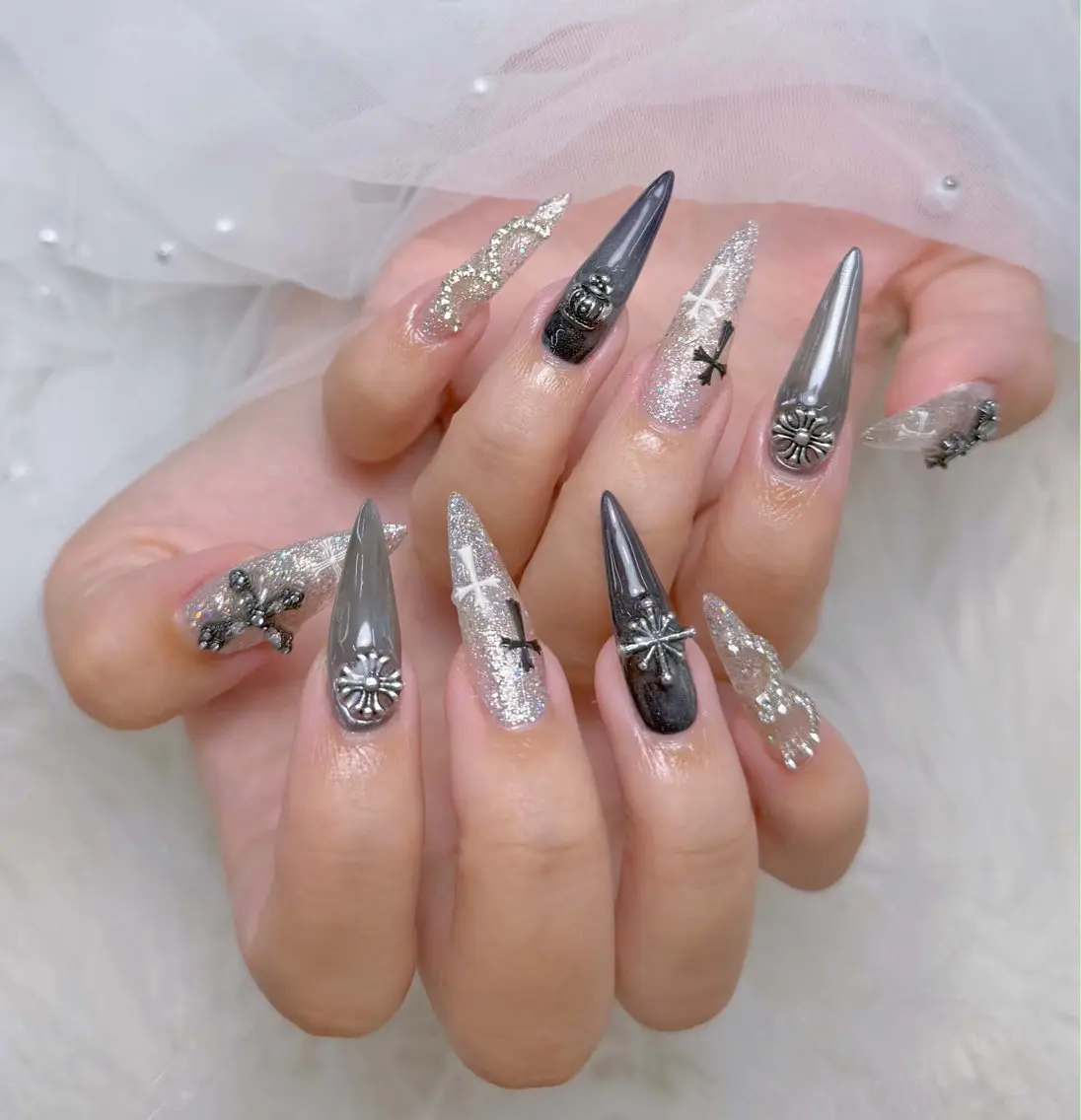ネイル アートネイル ボルドー フレンチネイル ジェルネイル 氷ネイル・うるうるネイル ハンドネイル Julie NailSalonのネイルデザイン