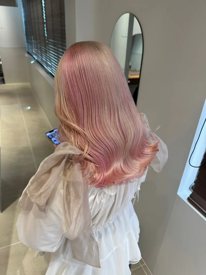 ロング カラー ヘアカラー トリートメント ヘアセット ピンク・ベージュ🩰 カラー🫧とらのヘアスタイル