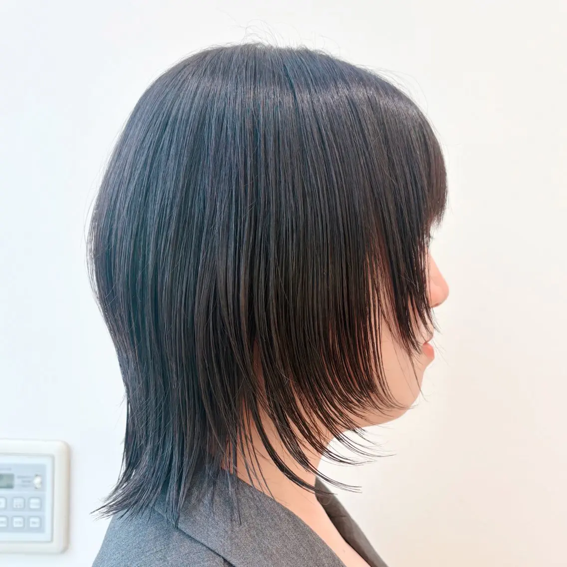 セミロング カット 根本 美来のヘアスタイル