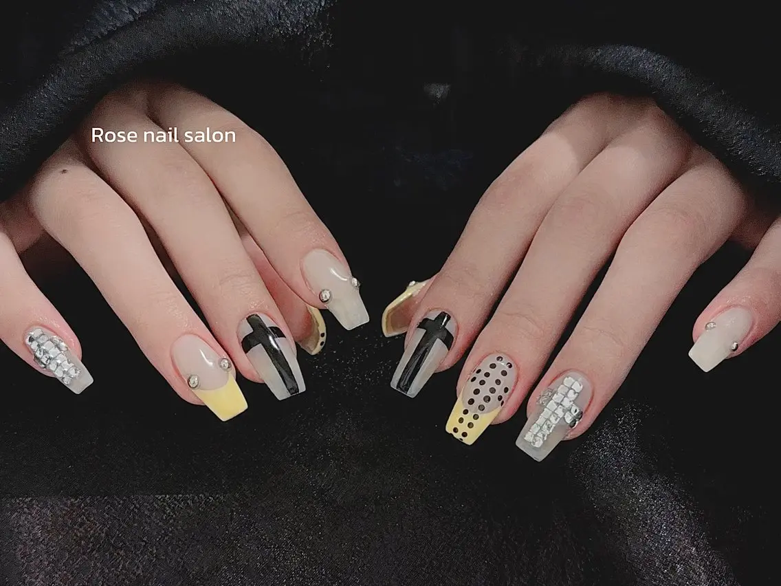 ネイル ハンドネイル Rose nail💅のネイルデザイン