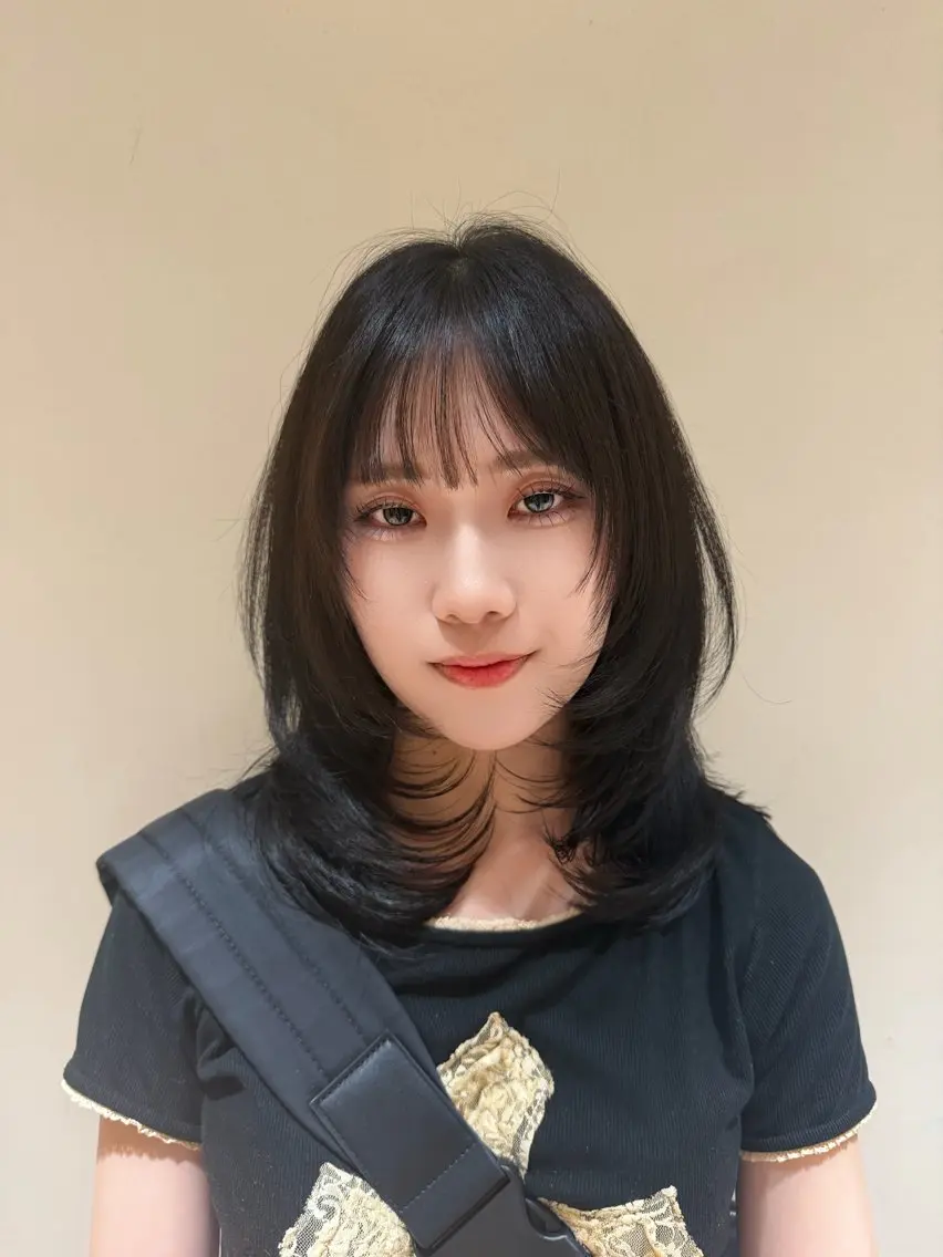 ミディアム 笹澤 奈央のヘアスタイル
