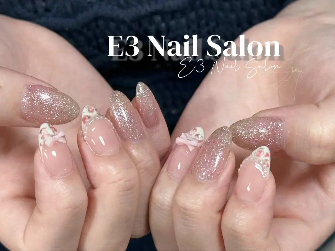 ネイル 桜ネイル フレンチネイル ジェルネイル ガラスフレンチ グラデーション ハンドネイル E3 Nail Salonのネイルデザイン