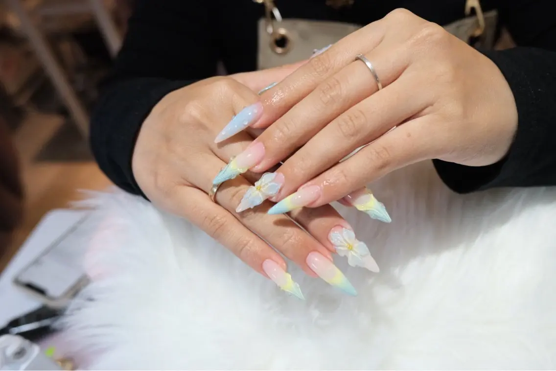 ネイル ハンドネイル T.Lee Nail Lilyのネイルデザイン