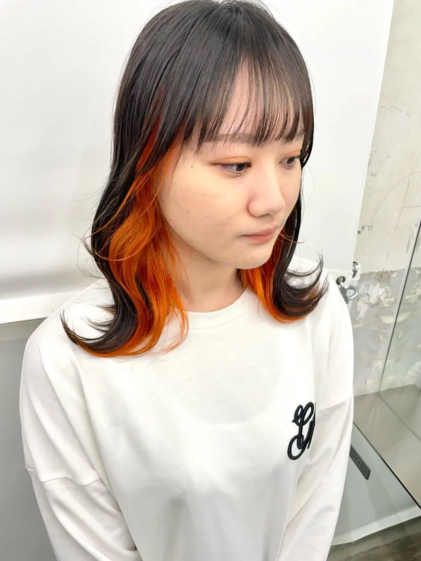 ロング カラー インナーカラー 推し ブリーチ 髪質改善のヘアスタイル
