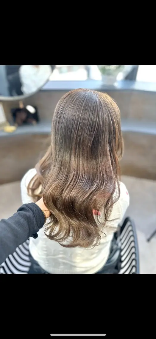 ロング カラー アッシュ ベージュカラー ブリーチ 透明感カラー ダブルカラー 新宿⌇韓国風ヘア ⌇透明感カラーのヘアスタイル