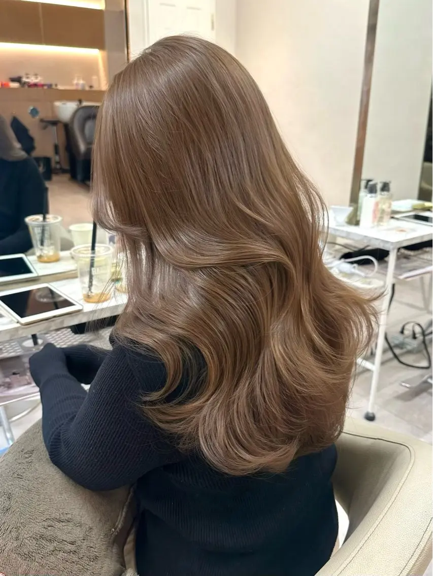 ロング カラー レイヤーカット 韓国ヘア🦢🖤 Sayumiのヘアスタイル