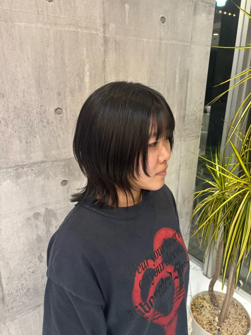 ミディアム 顔周りカット レイヤーカット ウルフカット カット 柳場 愛のヘアスタイル