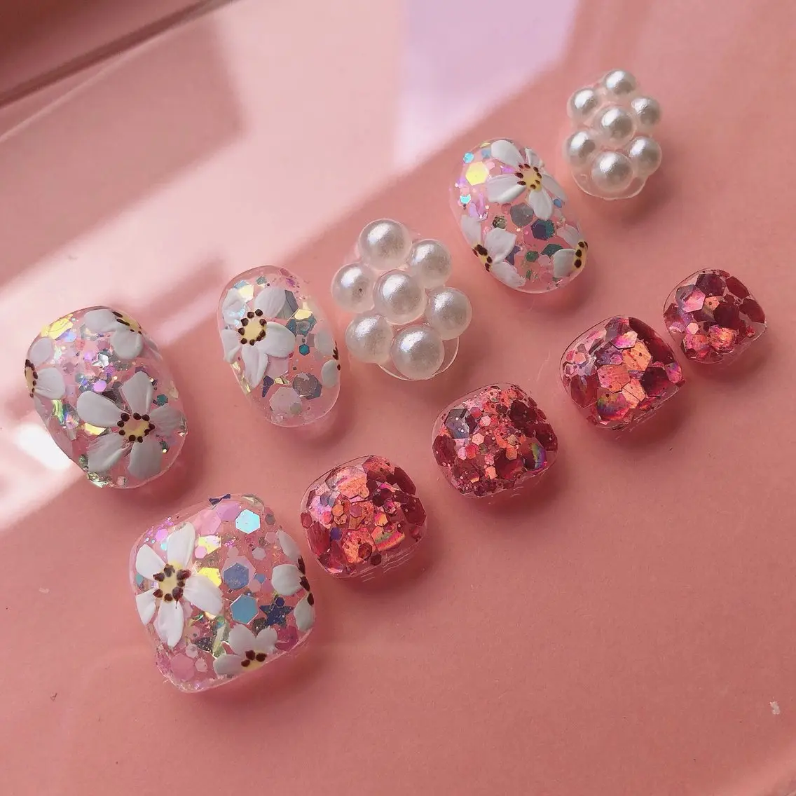 ネイル アートネイル フットネイル mano nella manoのネイルデザイン