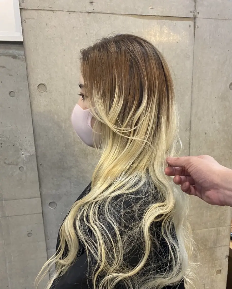 ロング カット ヘアカラー 小田川 竜也のヘアスタイル