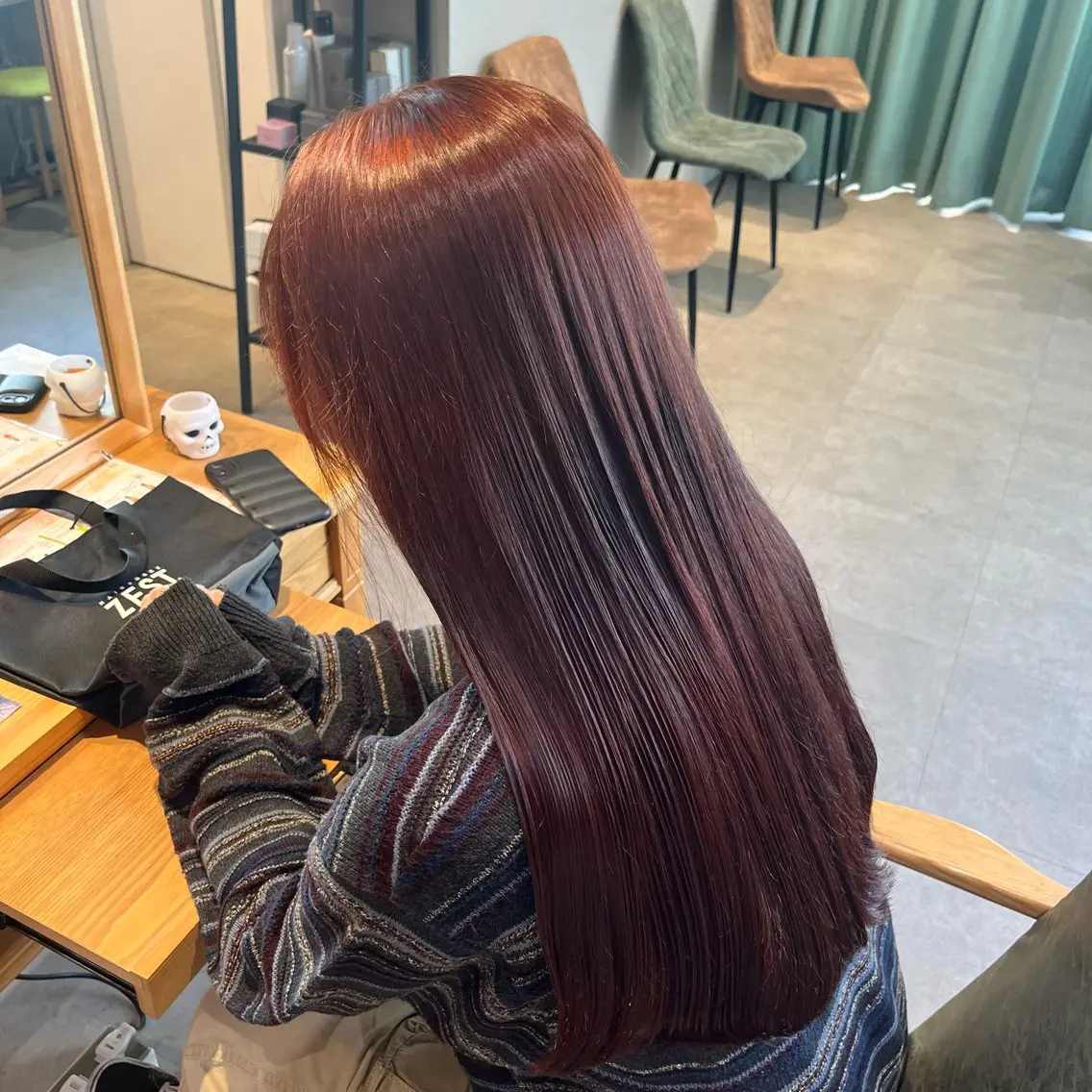 カラー ブリーチ ブラウンカラー カシス ダブルカラー ブリーチなしカラー ヘアカラー 𝐚𝐨𝐢🩰/ パーソナルカラーのヘアスタイル