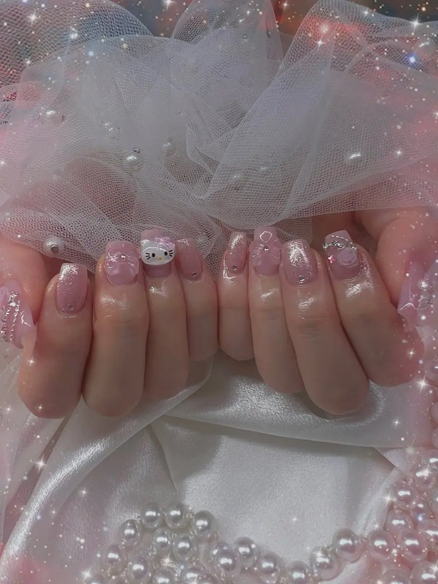 ネイル チークネイル フレンチネイル ガーリー グラデーション マグネットネイル ハンドネイル Chill Nailsalonのネイルデザイン