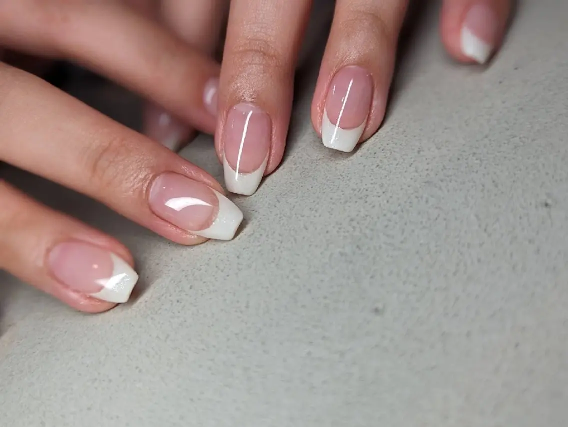 ネイル フレンチネイル Nailsalon BEeR。のネイルデザイン
