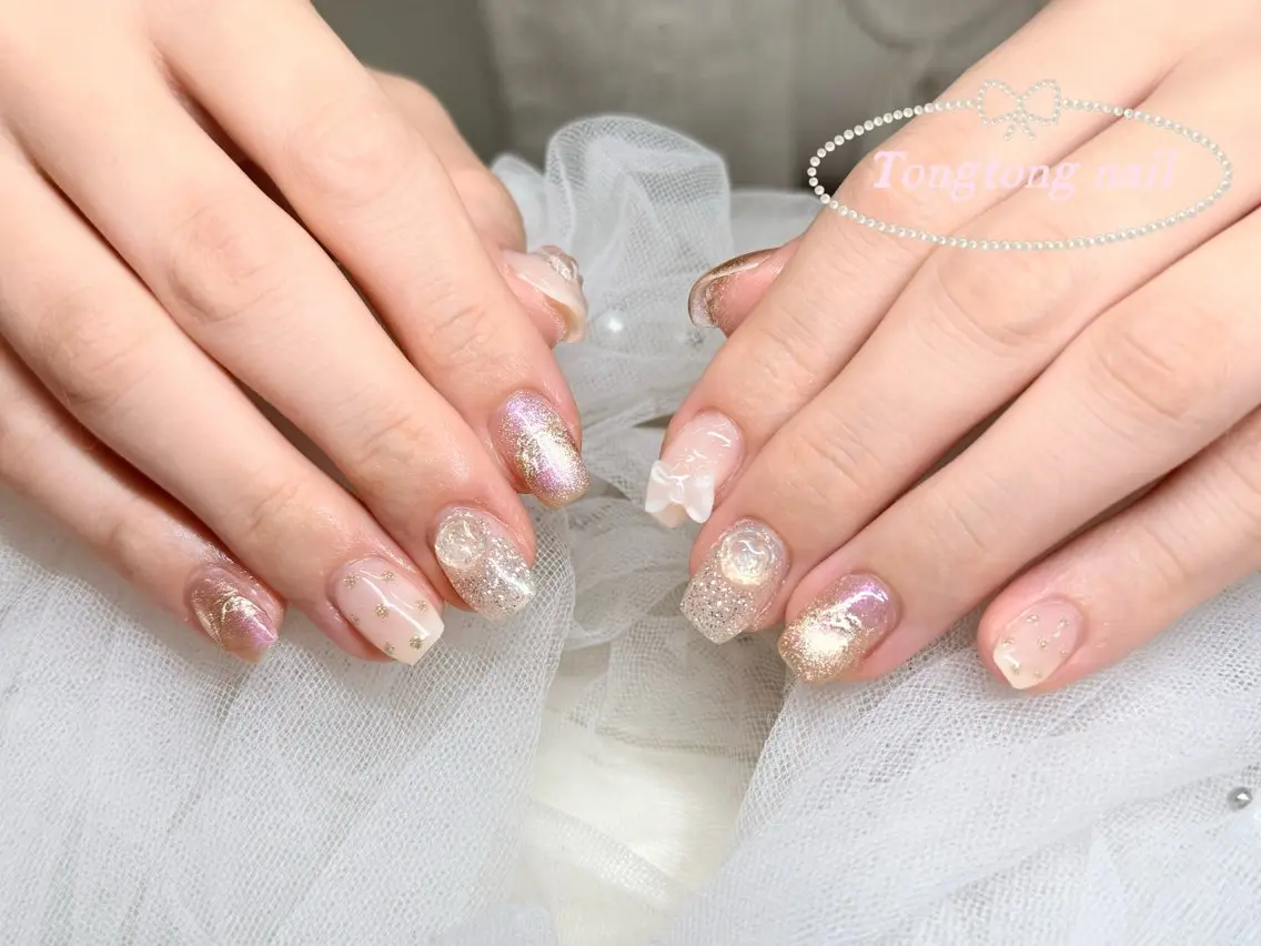 ネイル オーロラネイル ガーリー キラキラネイル 韓国ネイル ラメ(グリッター) ハンドネイル Tongtong Nail Salonのネイルデザイン