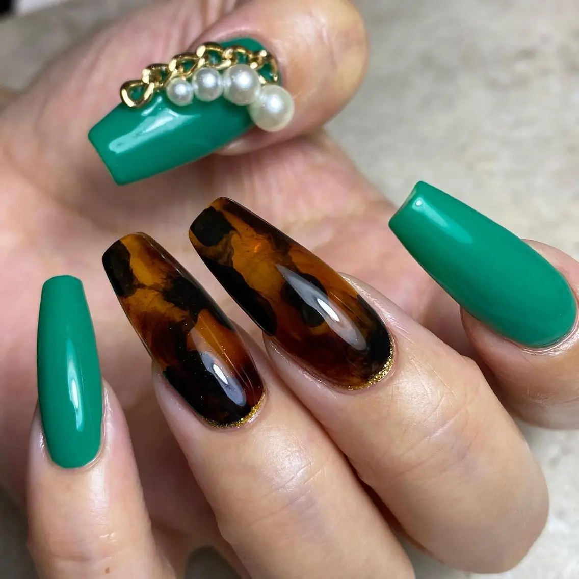 ネイル べっ甲ネイル ロングネイル NailTailor ネイルテイラーのネイルデザイン