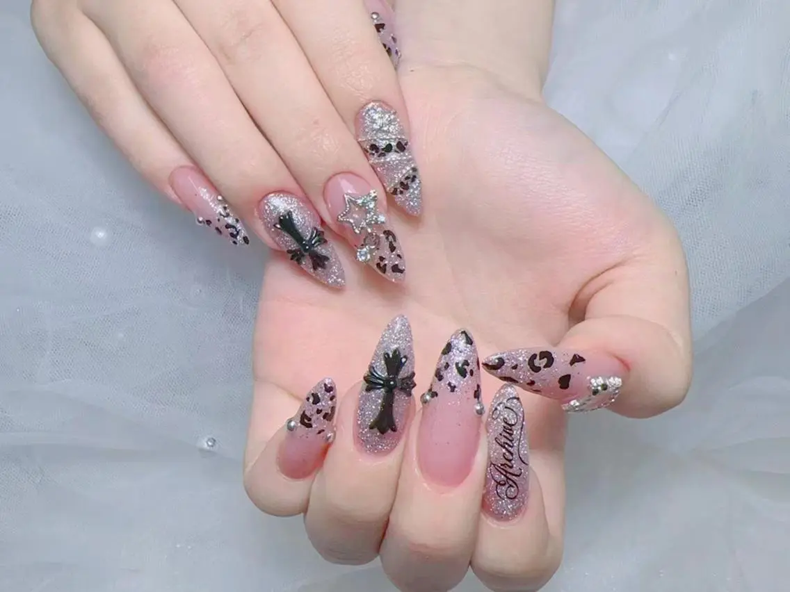 ネイル 🦋チップ長さだし 専門店🦋のネイルデザイン