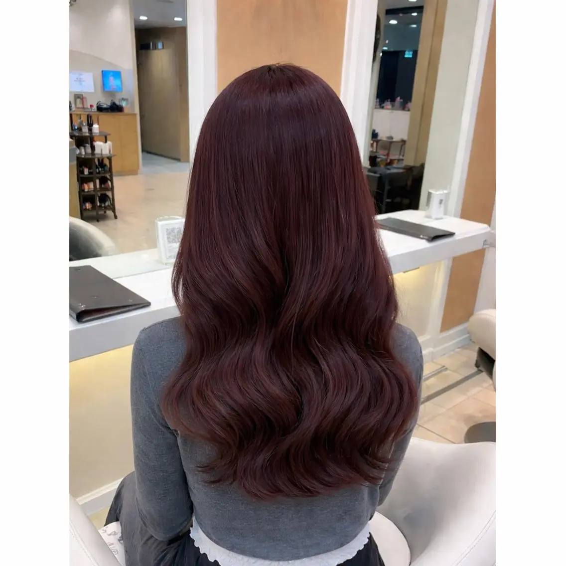 ロング カラー ボルドーカラー レッドカラー ヘアカラー ☆Ash中目黒 浦野遥☆*。のヘアスタイル