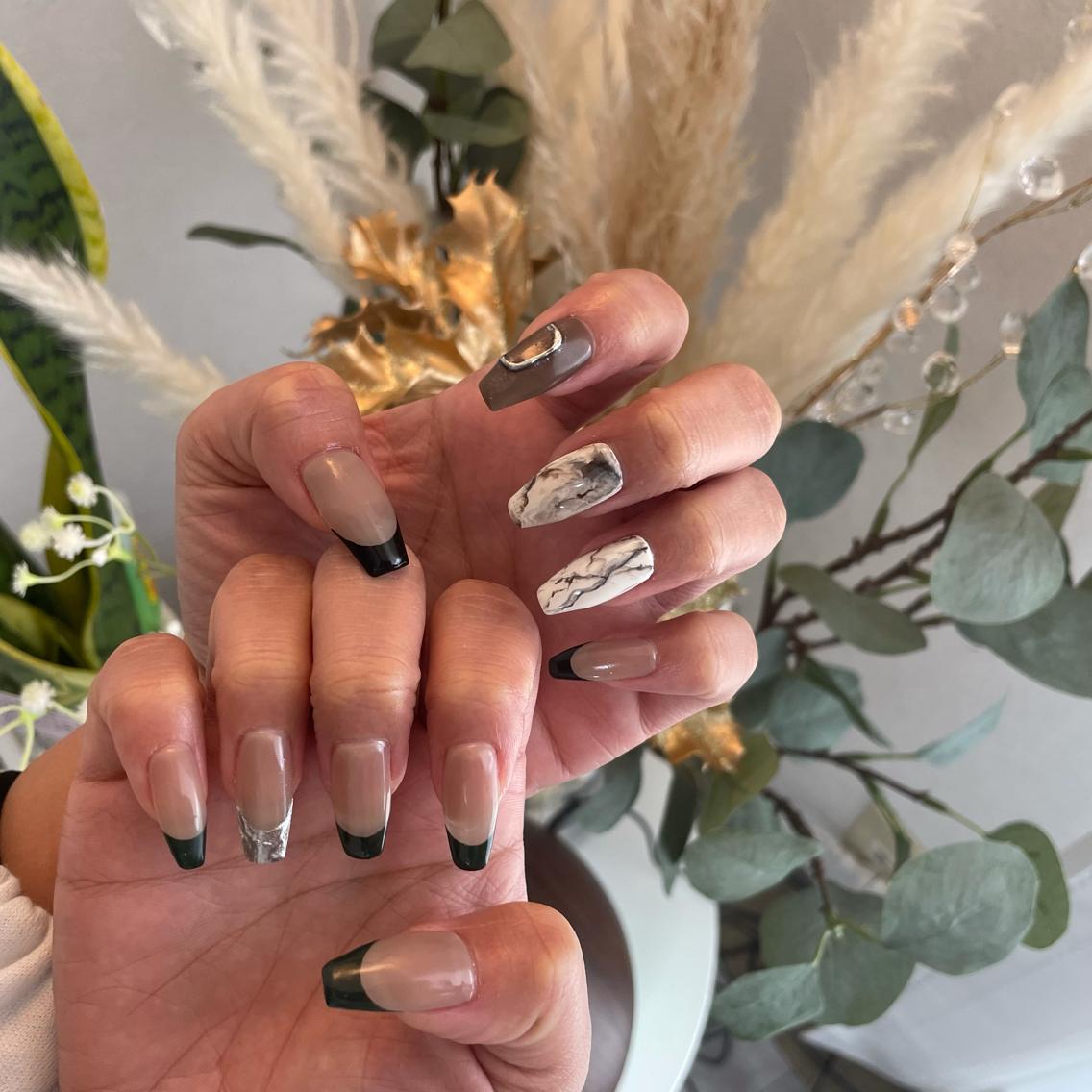 ネイル フレンチネイル ハンドネイル Nail Salon Aleumのネイルデザイン