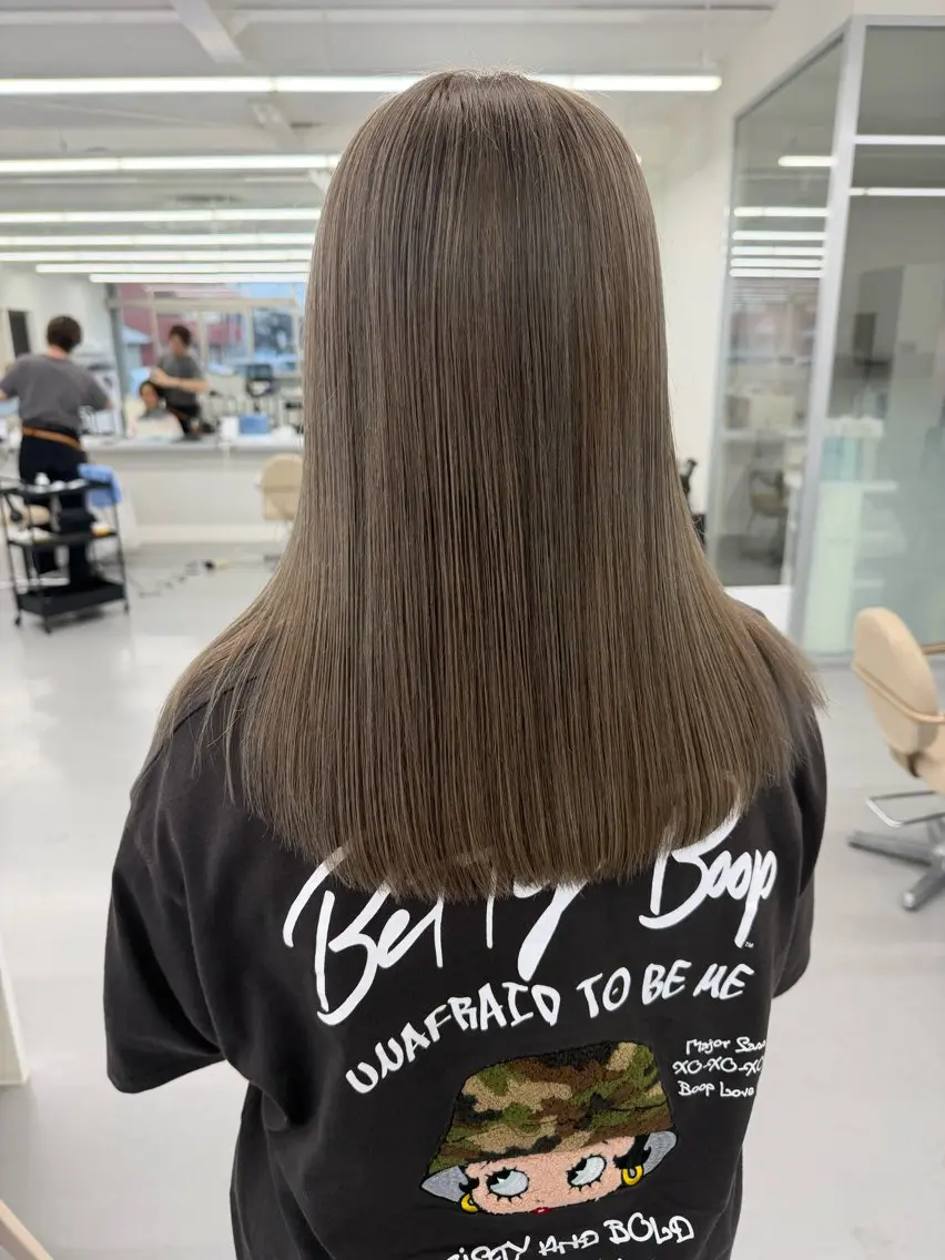 ロング 丸山 純奈のヘアスタイル