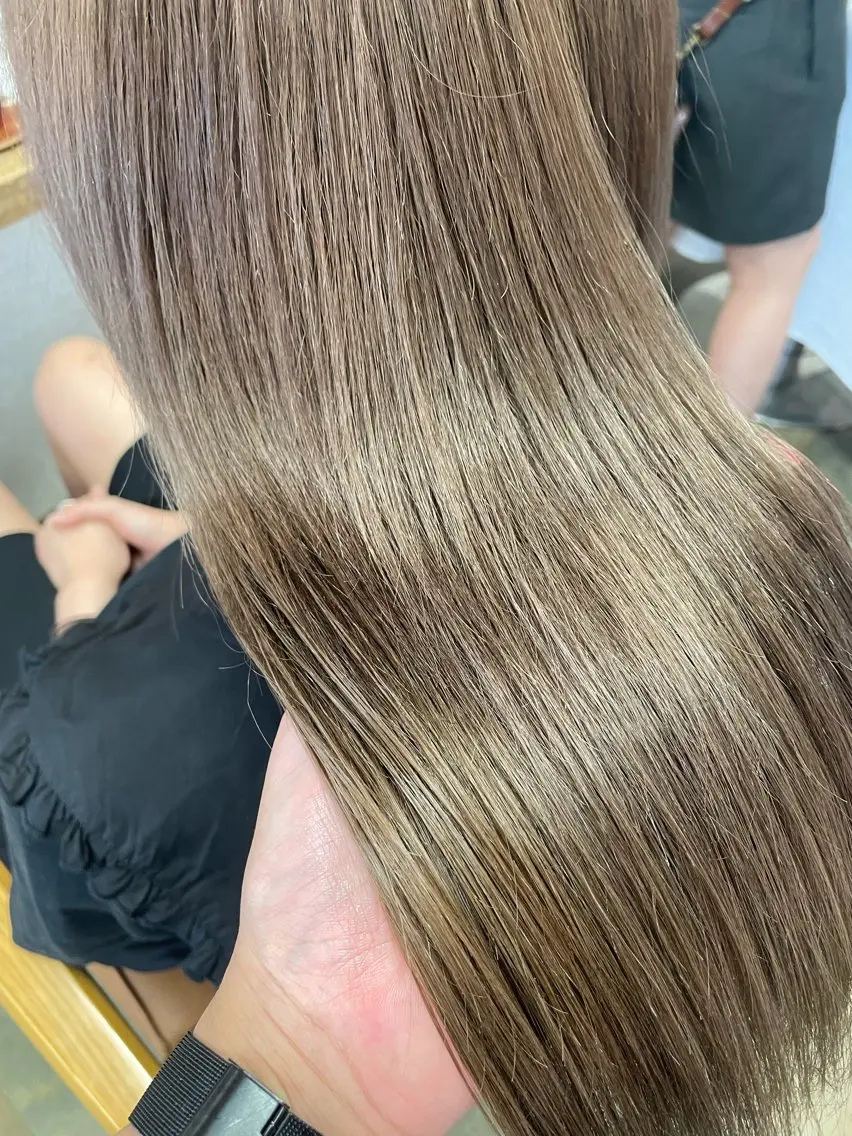 ロング カラー ベージュカラー ミルクティーベージュ ヘアカラー 三川 啓英 / 縮毛矯正/髪質改善のヘアスタイル