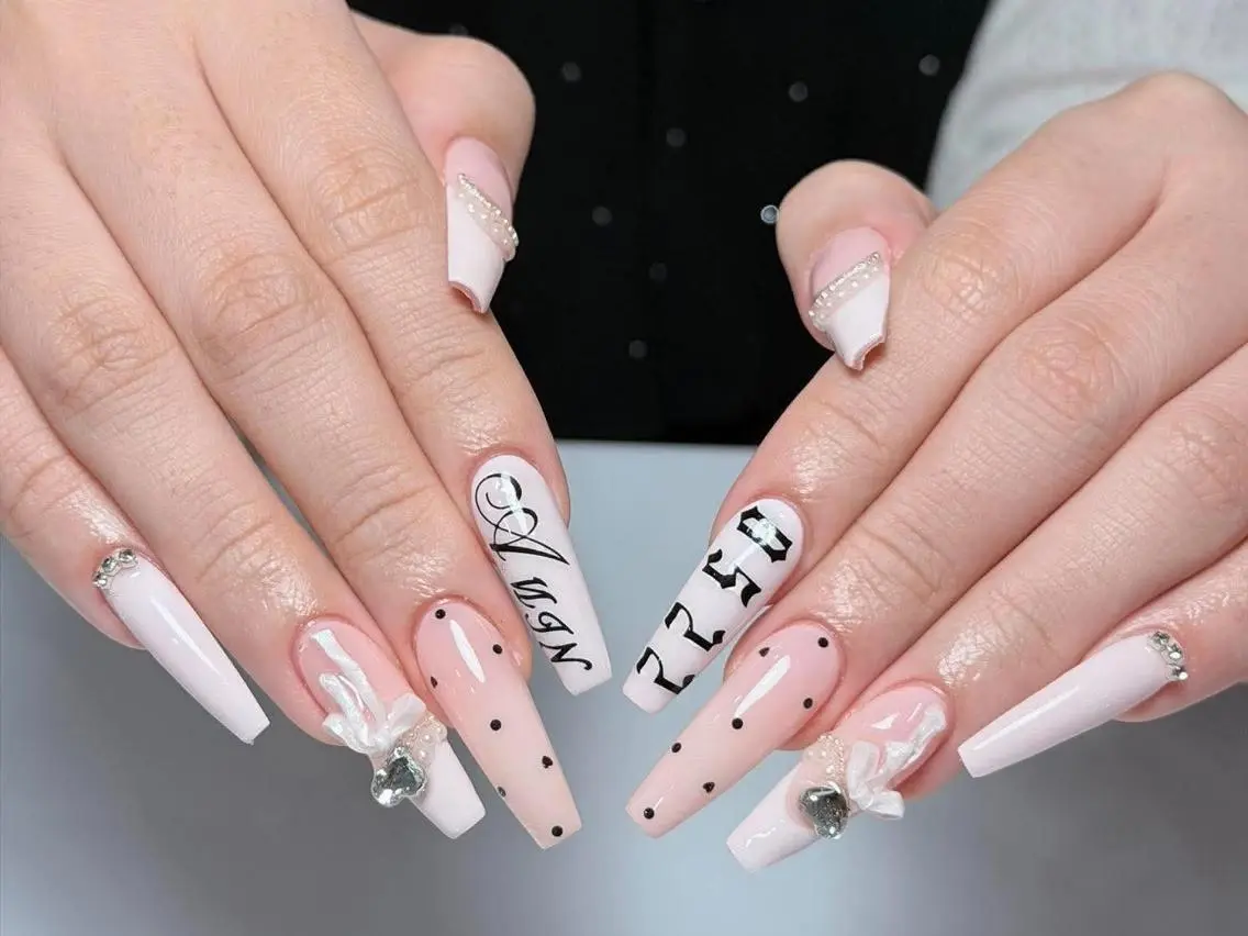 ネイル 長さ出し グラデーション 卒業式 キラキラネイル マグネットネイル YUNA Belle Nail 池袋のネイルデザイン