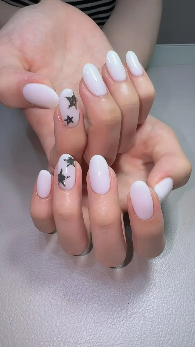 ネイル ワンカラーネイル シンプルネイル ホワイト nailsalon urümのネイルデザイン