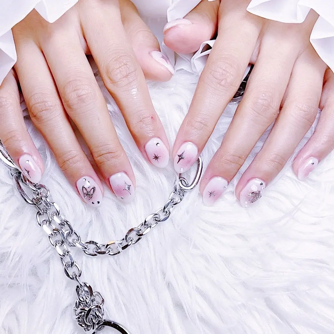 ネイル チークネイル 長さ出し フラワーネイル フレンチネイル ガーリー ハンドネイル ハンドケア NEW NAIL 池袋のネイルデザイン