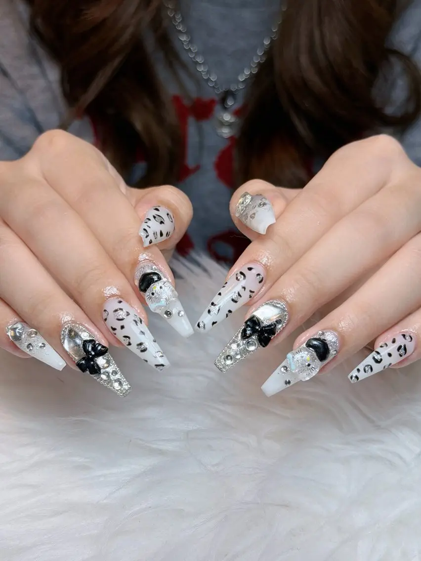 ネイル オーロラネイル ボルドー ブラウン 氷ネイル・うるうるネイル キラキラネイル ハンドネイル Julli NailStudioのネイルデザイン