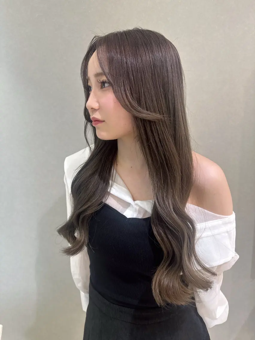 ロング カラー 透明感カラー グレージュ ロング ブリーチ🎨デザイン カラー/れいじ🩶のヘアスタイル