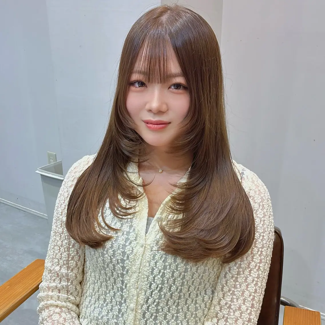 ロング レイヤーカット ロング カット ヘアカラー calna 古賀 菜摘のヘアスタイル