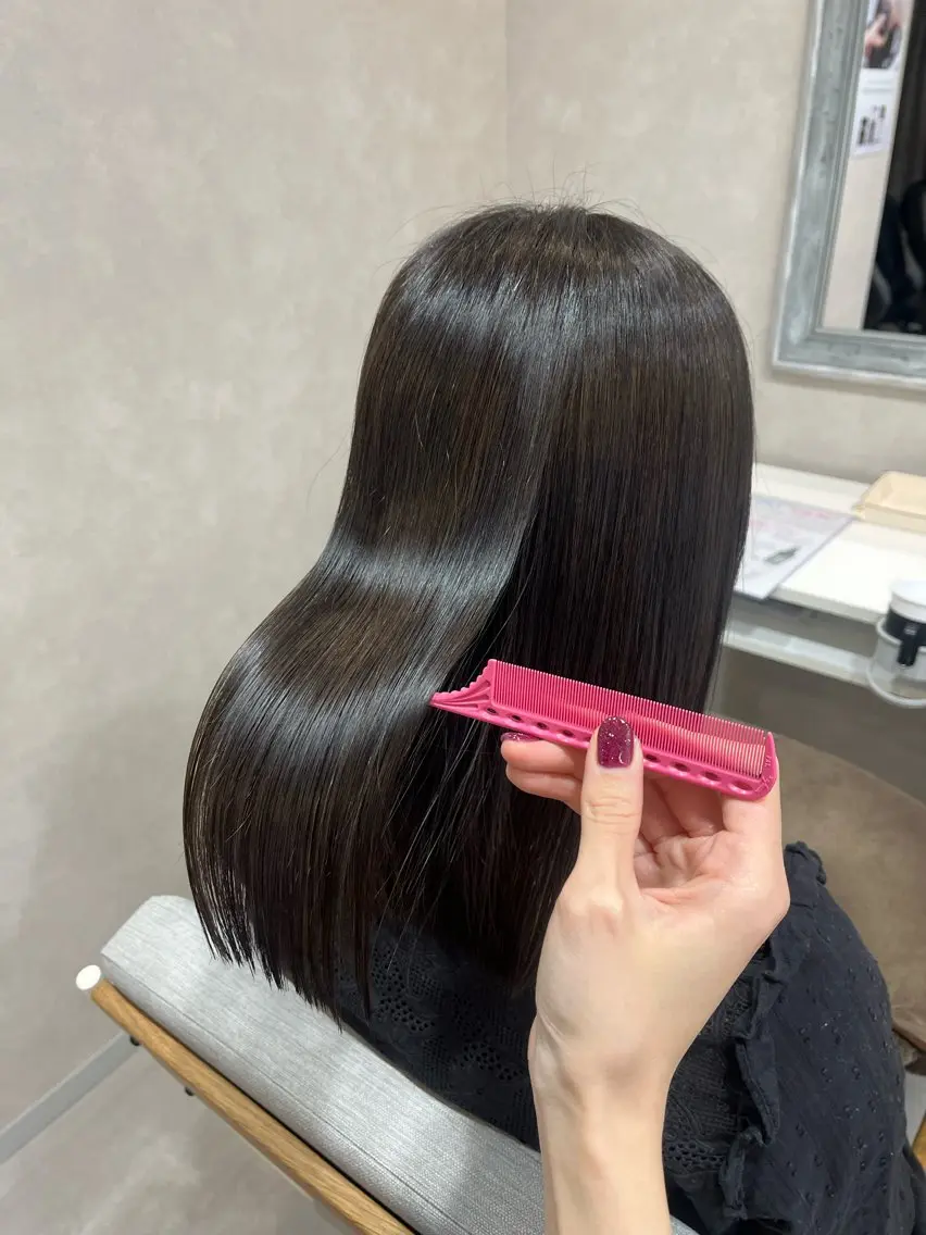 セミロング ヘアカラー トリートメント 森 愛友のヘアスタイル
