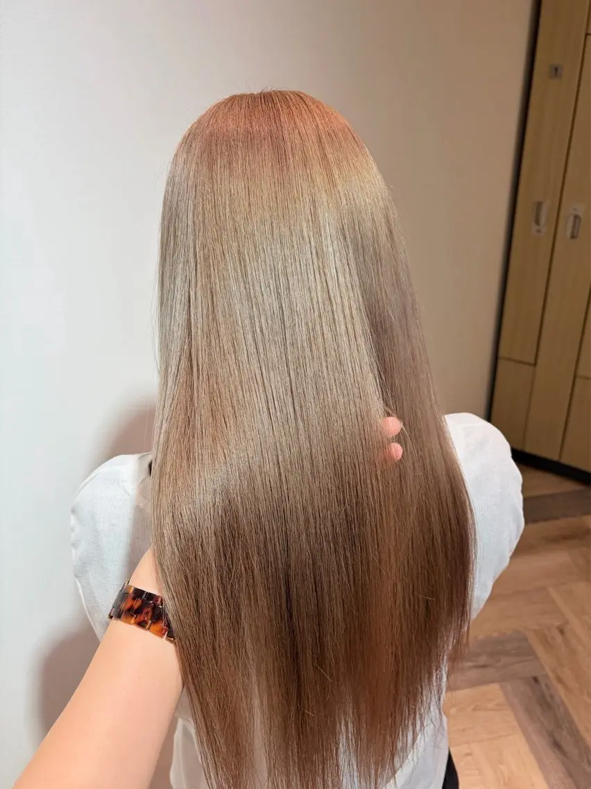 ロング カラー ベージュカラー ブリーチ 透明感カラー ヘアカラー Yamada Ami🪐のヘアスタイル