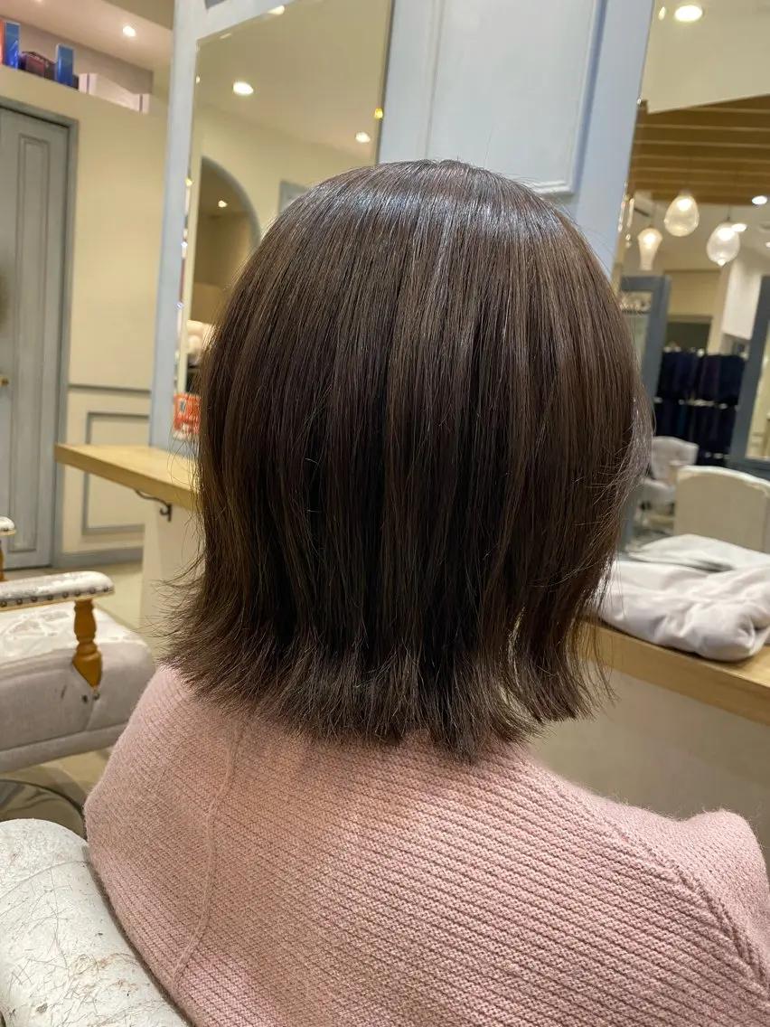 ミディアム カラー ベージュカラー ボブ 縮毛矯正 池西 佳穂のヘアスタイル