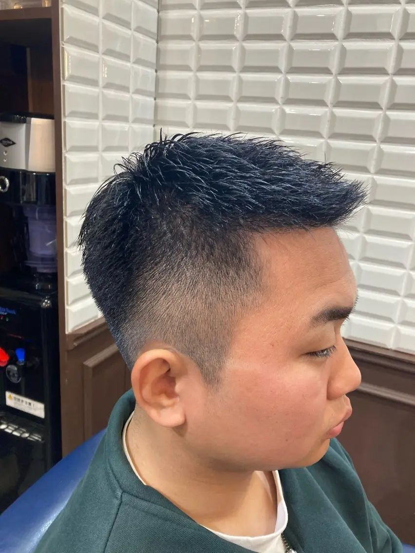 ショート メンズ フェードカット メンズハイライト メンズメッシュ モヒカン メンズパーマ カット トリートメント ルピナス中田店長 山口大地のヘアスタイル