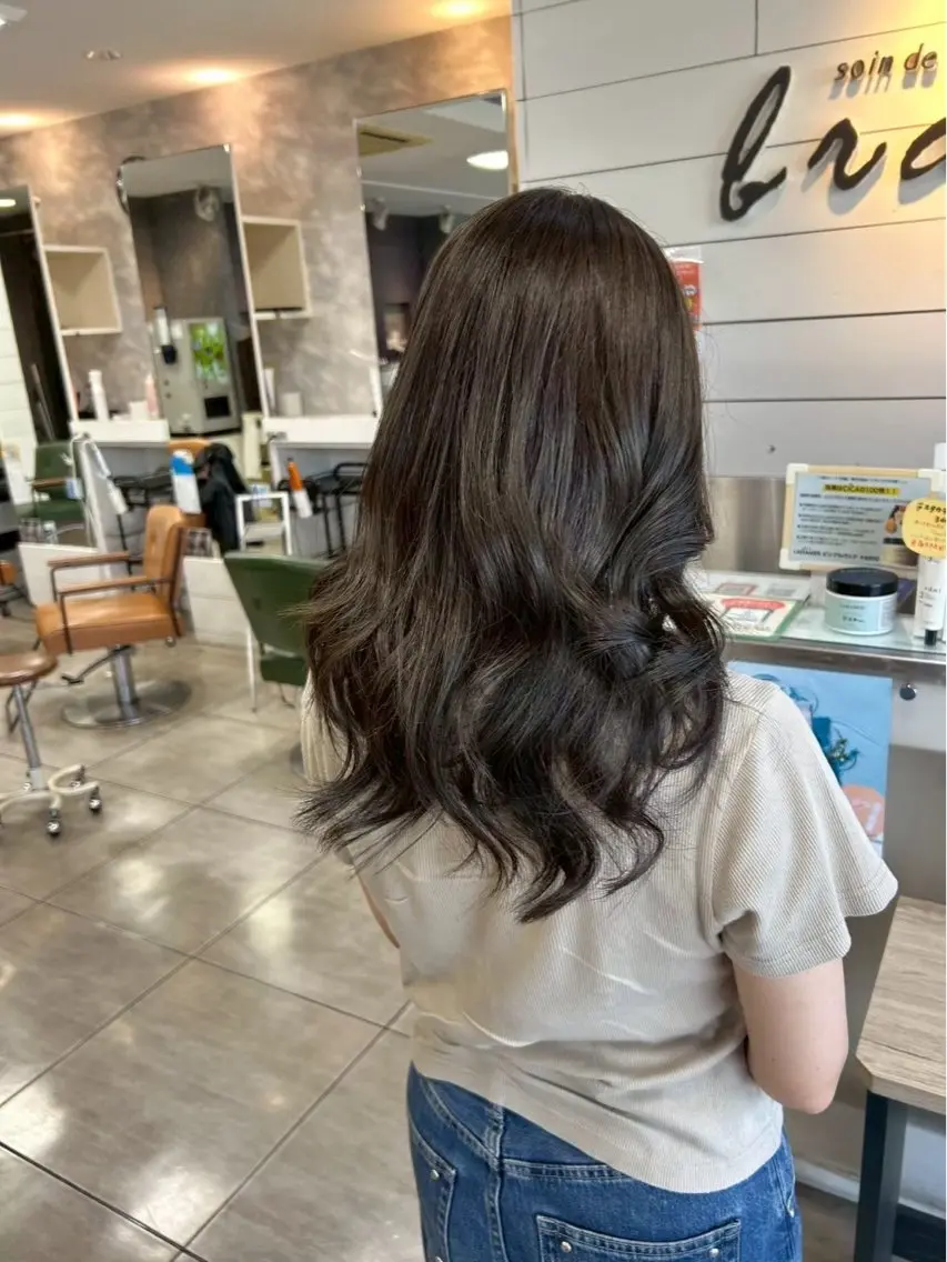 ロング カラー ヘアカラー 西岡 英菜のヘアスタイル