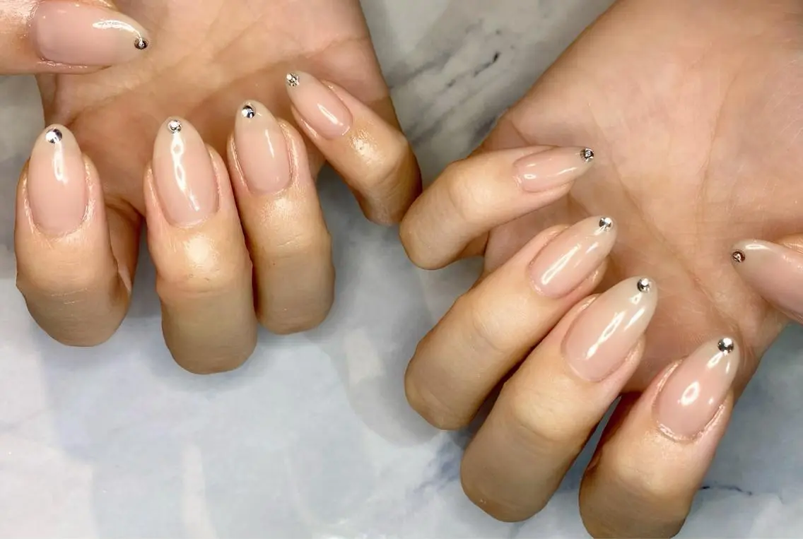 ネイル ストーンネイル Lino+ ネイル&よもぎ蒸しのネイルデザイン