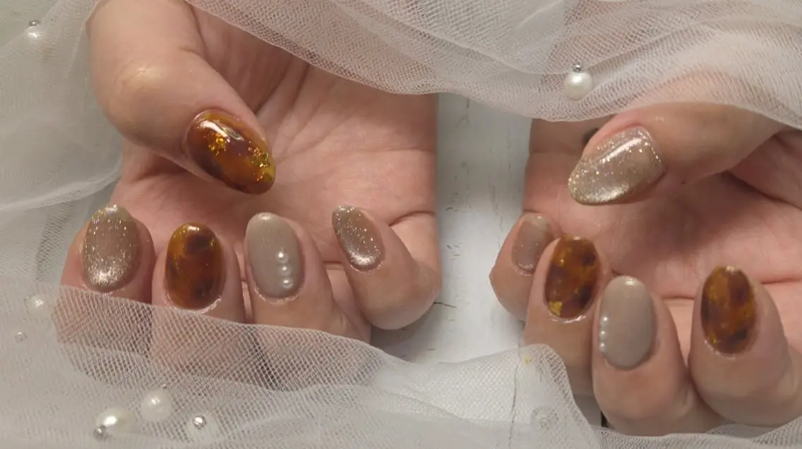 ネイル ハンドネイル QueenNail 🧸NAMIのネイルデザイン