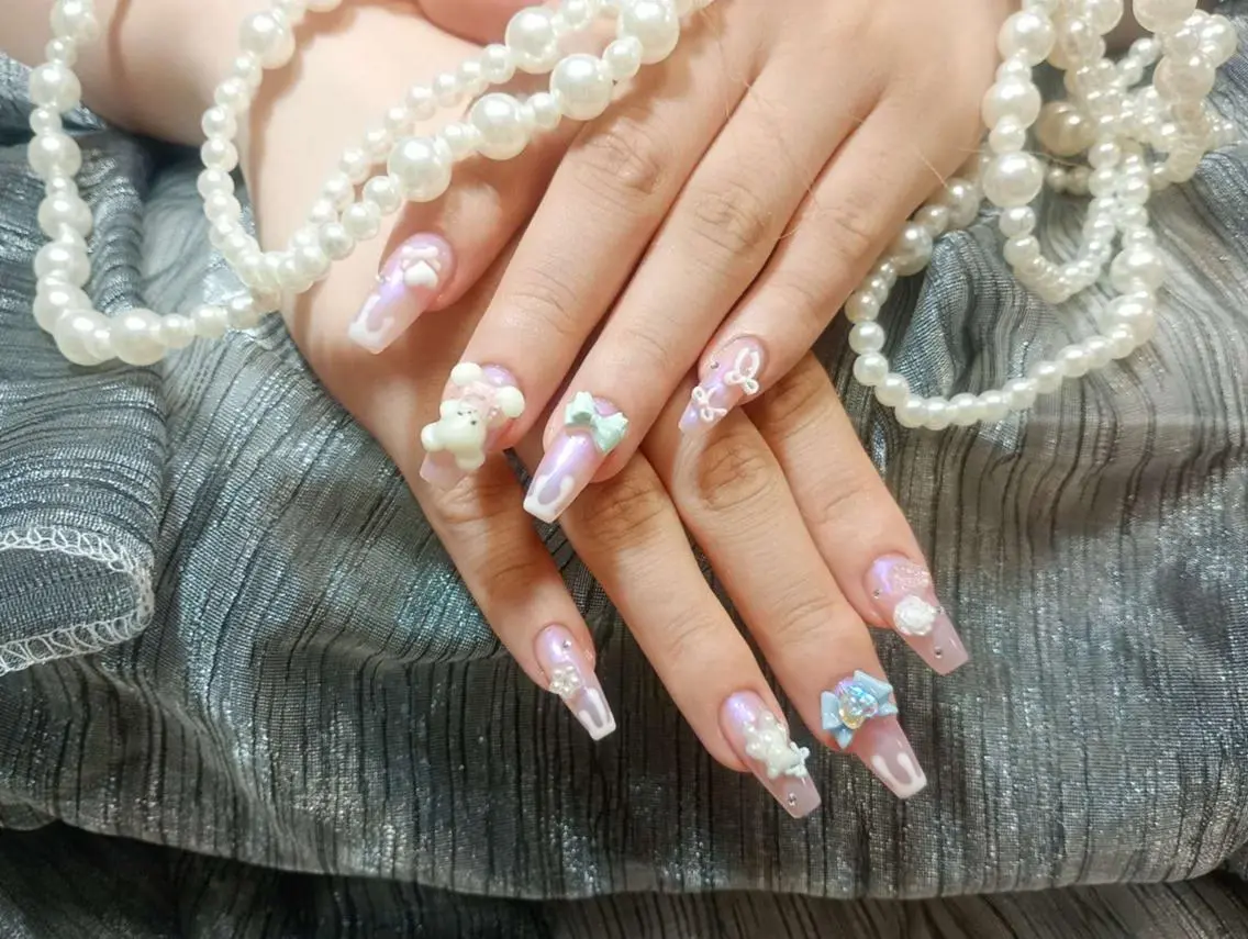 ネイル フレンチネイル ジェルネイル ガラスフレンチ 韓国ネイル マグネットネイル ハンドネイル ハンドケア The Nail& EyeLashのネイルデザイン
