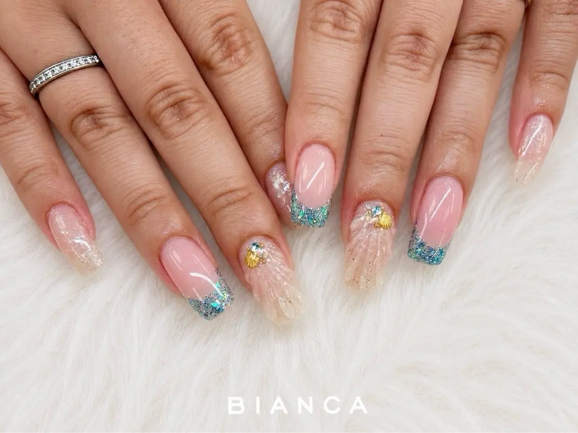 ネイル ブルー フレンチネイル ぷっくりネイル ハンドネイル Bianca大宮店 上野のネイルデザイン