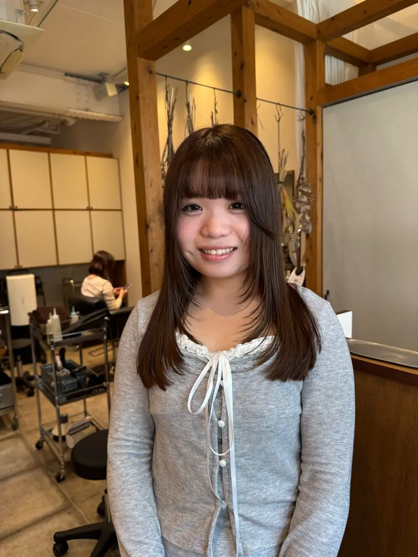 ロング レイヤーカット カット ヘアカラー トリートメント ENIF 大島 芽生のヘアスタイル