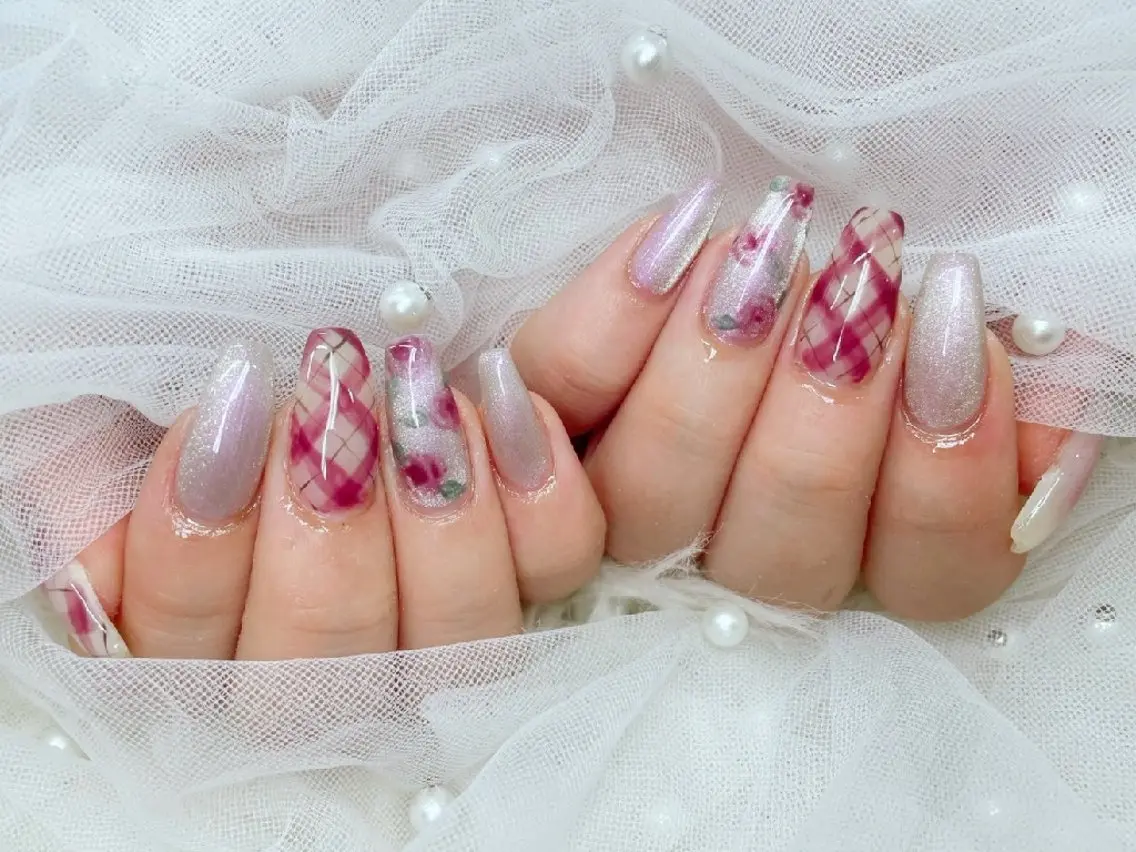 ネイル チークネイル 長さ出し フラッシュネイル フレンチネイル ジェルネイル Chouette Nailのネイルデザイン