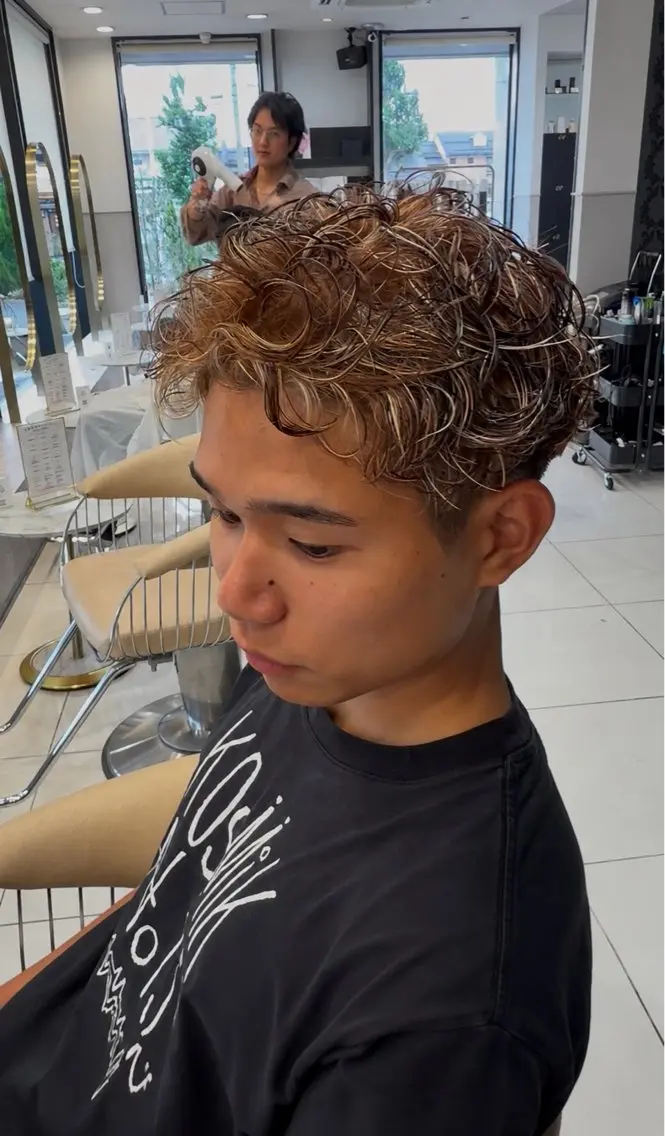 パーマ メンズ 畑 雄貴のヘアスタイル